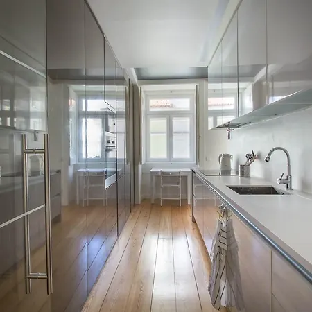 Excellent 2 Bedroom Apartment In Lisbon 리스본
